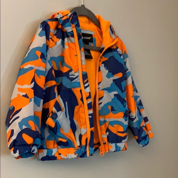 North Zone:Neon Camo Raincoat Size 2T - Picture 3 of 4